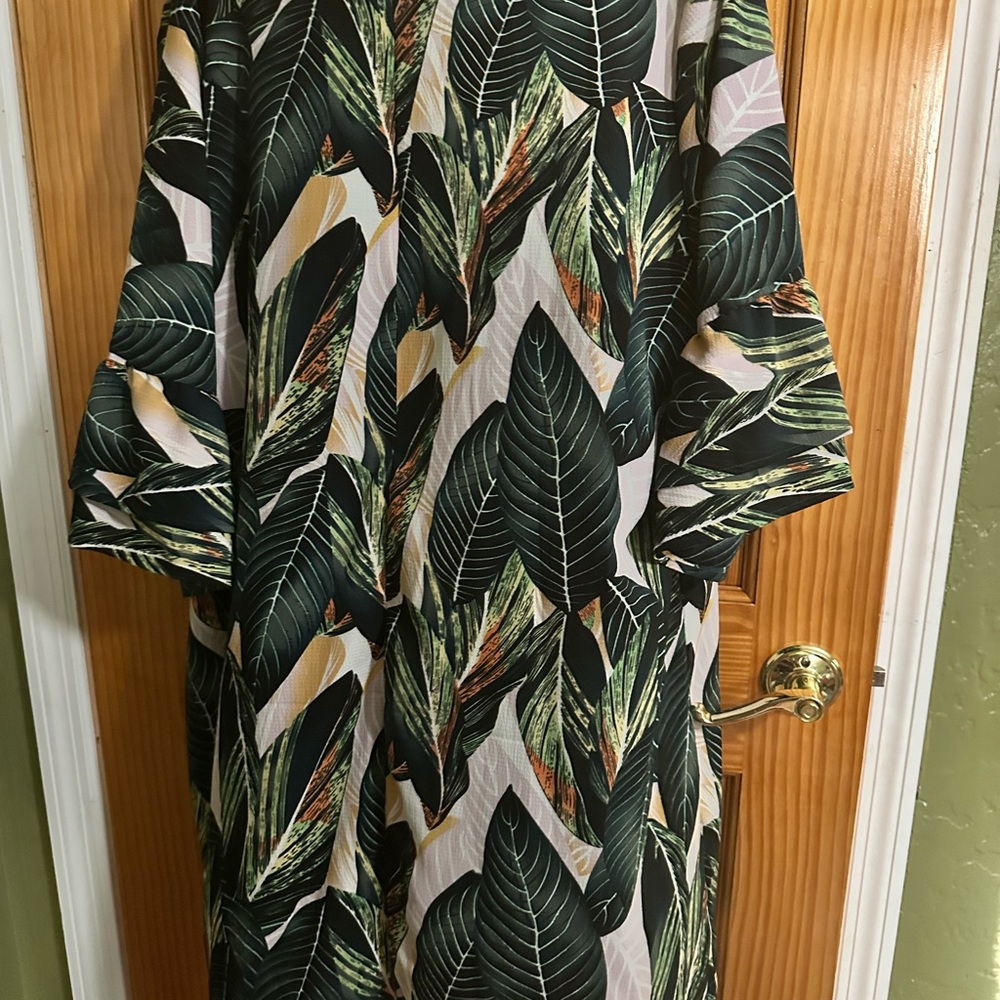 Leaf Print Midi Dress - Picture 3 of 6